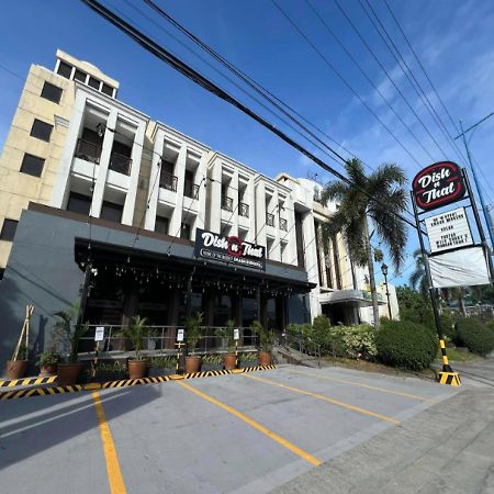 Bliss Hotel San Fernando Pampanga City Exterior foto