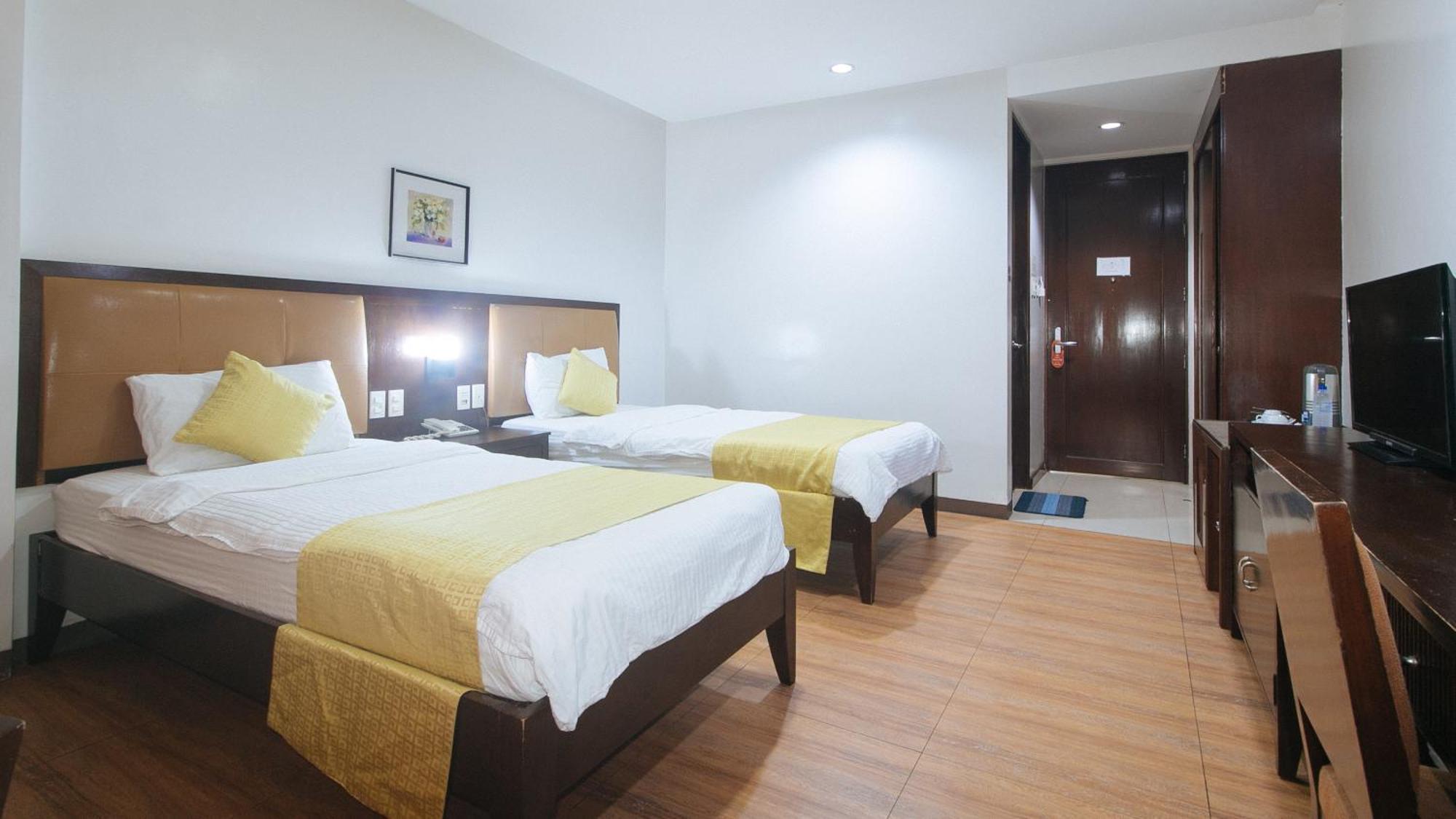 Bliss Hotel San Fernando Pampanga City Exterior foto